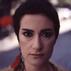 Poslechněte si interpreta Ceren Özkarataş, sledujte hudební videa, přečtěte si životopis, podívejte se na data turné a další informace.