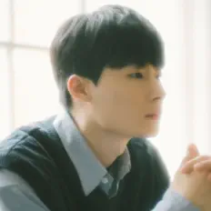 김기현을(를) 듣고, 뮤직 비디오를 보고, 약력을 읽고, 투어 일정 등을 확인하세요!