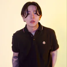 Ouça SEMEIK, assista a videoclipes, leia a biografia, veja as datas das turnês e mais!