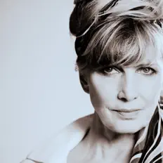 Listen to Caro Josée, watch music videos, read bio, see tour dates & more!