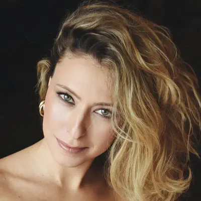 Escucha a Виктория Гиссен, mira vídeos musicales, lee la biografía, consulta fechas de giras y mucho más.