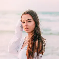 Listen to נויה אשש, watch music videos, read bio, see tour dates & more!