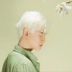 Listen to 龚泽艺, watch music videos, read bio, see tour dates & more!
