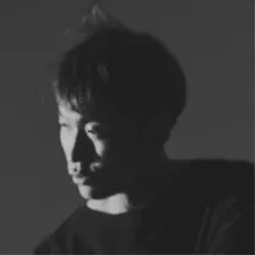 聆聽 Teth、觀看音樂影片、閱讀小傳、查看巡演日期等！