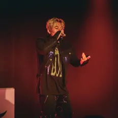 收听 HWANG JI SANG、观看音乐视频、阅读小传、查看巡演日期等 ！