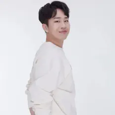 Dengarkan Oh chanseong, tonton video musik, baca bio, lihat tanggal tur & lainnya!
