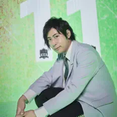 Ascolta Yusuke Shirai, guarda video musicali, leggi la biografia, vedi le date del tour & altro!
