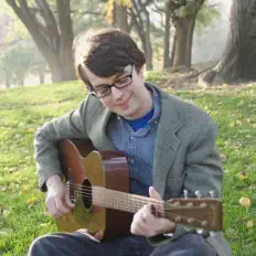 聆聽 P.G. Six、觀看音樂影片、閱讀小傳、查看巡演日期等！