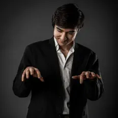 Kim Bernardを聴いたり、ミュージックビデオを鑑賞したり、経歴やツアー日程などを確認したりしましょう！