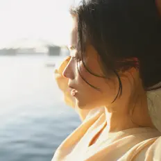 Lee Seon-joo सुनें, म्यूज़िक वीडियो देखें, बायो पढ़ें, दौरे की तारीखें और बहुत कुछ देखें!