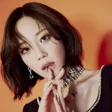 收听 Young Ji Hur、观看音乐视频、阅读小传、查看巡演日期等 ！