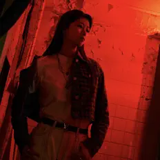 Dengarkan Geniejin, tonton video musik, baca bio, lihat tanggal tur & lainnya!