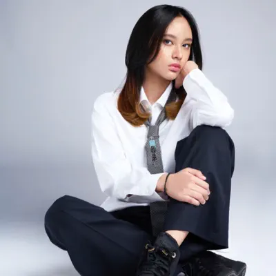 Listen to Dinda Ghania, watch music videos, read bio, see tour dates & more!