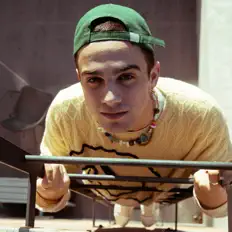 Ouve Rusco, vê vídeos de música, lê a biografia, vê as datas da digressão e muito mais!