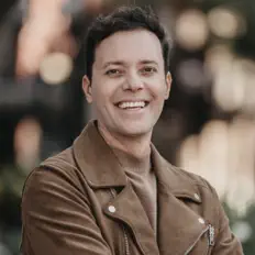 Listen to André Valadão, watch music videos, read bio, see tour dates & more!