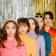 收听 STRAYZ、观看音乐视频、阅读小传、查看巡演日期等 ！