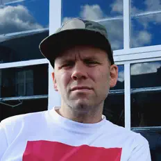 Dengarkan Mark Ralph, tonton video musik, baca bio, lihat tanggal tur & lainnya!