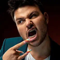 Hör dir Eden Daniel Gabay an, schau dir Musikvideos an, lies die Biografie, finde Tourdaten und mehr!