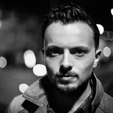 聆聽 Alistair Ogilvy、觀看音樂影片、閱讀小傳、查看巡演日期等！