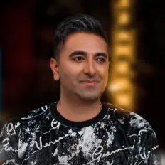 Luister naar Peyman Baha, bekijk muziekvideo's, lees de bio, bekijk de tourdata, en meer!