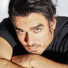 Listen to Andresse, watch music videos, read bio, see tour dates & more!