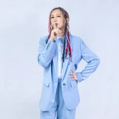 Listen to Mavis 瑪菲司, watch music videos, read bio, see tour dates & more!