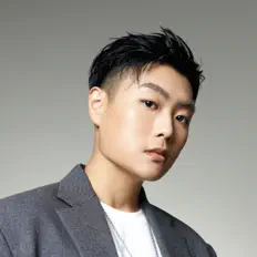 Listen to LEE 孫王力, watch music videos, read bio, see tour dates & more!