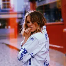 Listen to Harlea, watch music videos, read bio, see tour dates & more!