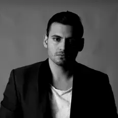 Dengarkan Johnny Mireles, tonton video musik, baca bio, lihat tanggal tur & lainnya!