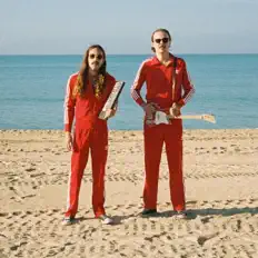 Odd Couple을(를) 듣고, 뮤직 비디오를 보고, 약력을 읽고, 투어 일정 등을 확인하세요!