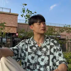 Hör dir Jino Kim an, schau dir Musikvideos an, lies die Biografie, finde Tourdaten und mehr!