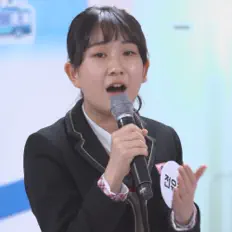 전유진을(를) 듣고, 뮤직 비디오를 보고, 약력을 읽고, 투어 일정 등을 확인하세요!