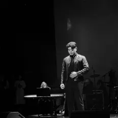 이준수을(를) 듣고, 뮤직 비디오를 보고, 약력을 읽고, 투어 일정 등을 확인하세요!