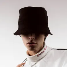 Posłuchaj wykonawcy Bimoud, obejrzyj teledyski, przeczytaj biografię, zobacz daty tras koncertowych i nie tylko!