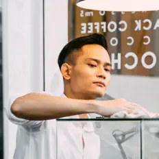 收听 Aman Aziz、观看音乐视频、阅读小传、查看巡演日期等 ！