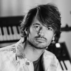 Posłuchaj wykonawcy LeonxLeon, obejrzyj teledyski, przeczytaj biografię, zobacz daty tras koncertowych i nie tylko!