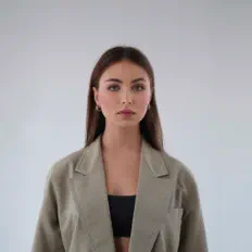 Sofia Tarasovaを聴いたり、ミュージックビデオを鑑賞したり、経歴やツアー日程などを確認したりしましょう！
