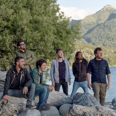 Listen to Andando Descalzo, watch music videos, read bio, see tour dates & more!