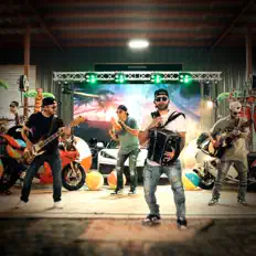Listen to De Parranda, watch music videos, read bio, see tour dates & more!