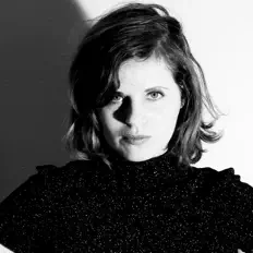 Paprika Kinski सुनें, म्यूज़िक वीडियो देखें, बायो पढ़ें, दौरे की तारीखें और बहुत कुछ देखें!