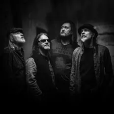 Escucha a The CrossroadZ, mira videos musicales, lee su biografía, consulta las fechas de las gira y más.
