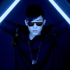 Escucha a Ben Chong, mira vídeos musicales, lee la biografía, consulta fechas de giras y mucho más.