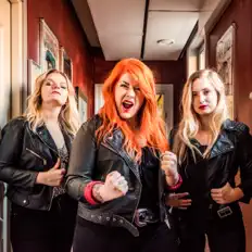 Écoutez VA ROCKS, regardez des vidéoclips, lisez la biographie, consultez les dates de tournée et plus encore !