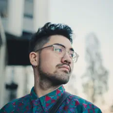 Listen to Rei Moura, watch music videos, read bio, see tour dates & more!