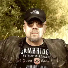 Escucha a Aleksandr Cherkasov, mira vídeos musicales, lee la biografía, consulta fechas de giras y mucho más.