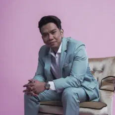 Dengarkan Fadh Majid, tonton video musik, baca bio, lihat tanggal tur & lainnya!