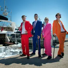 Hör dir Trailerpark an, schau dir Musikvideos an, lies die Biografie, finde Tourdaten und mehr!