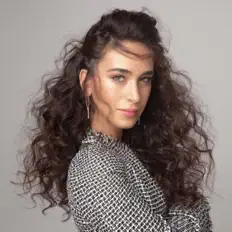 Listen to Meshi Kleinstein, watch music videos, read bio, see tour dates & more!