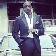 聆聽 Keith Robinson、觀看音樂影片、閱讀小傳、查看巡演日期等！