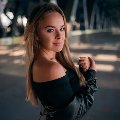 Listen to Alessiee, watch music videos, read bio, see tour dates & more!